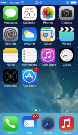 tapping  „Safari” icon on iPhone running on iOS 7